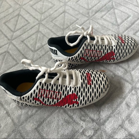 PUMA Unisex’s Kids Soccer Cleats Size 30 - Picture 3 of 11